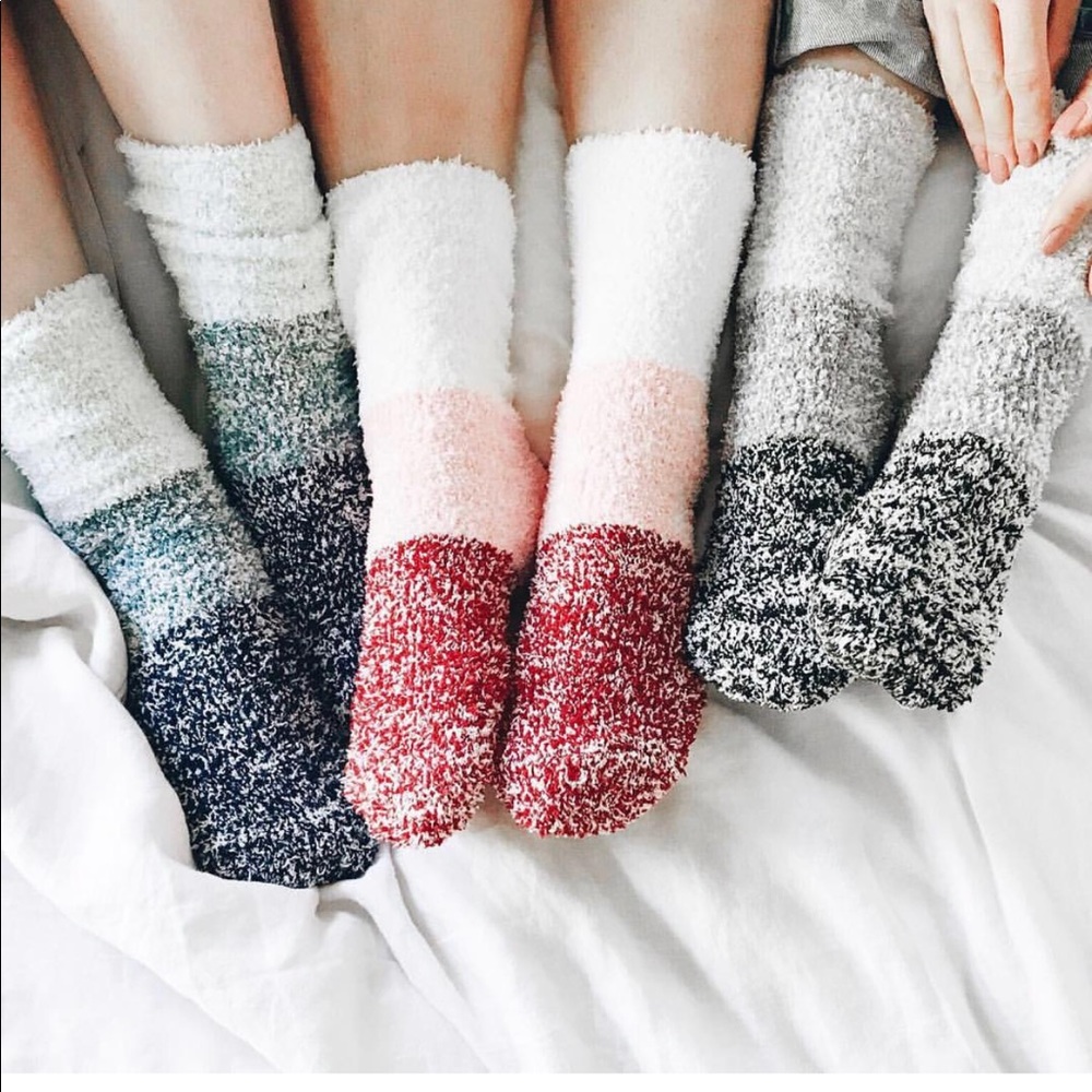 Aloe Infused Cozy Socks NWT